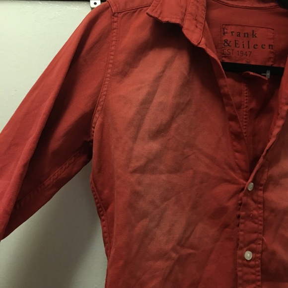 Frank & Eileen faded red rust button up blouse XS NWOT - Picture 6 of 11